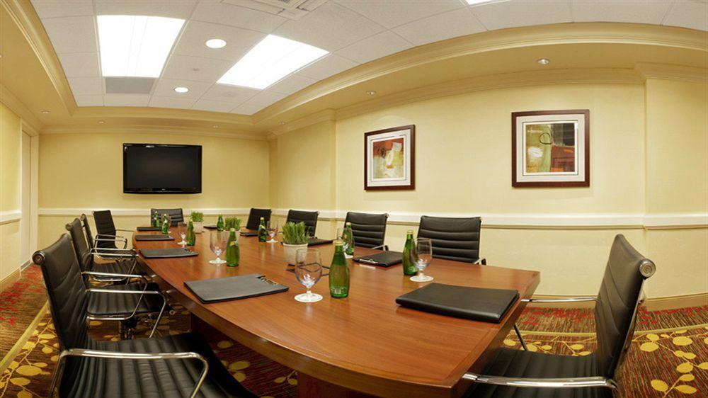 Courtyard By Marriott Bethesda Chevy Chase Hotel Exterior photo
