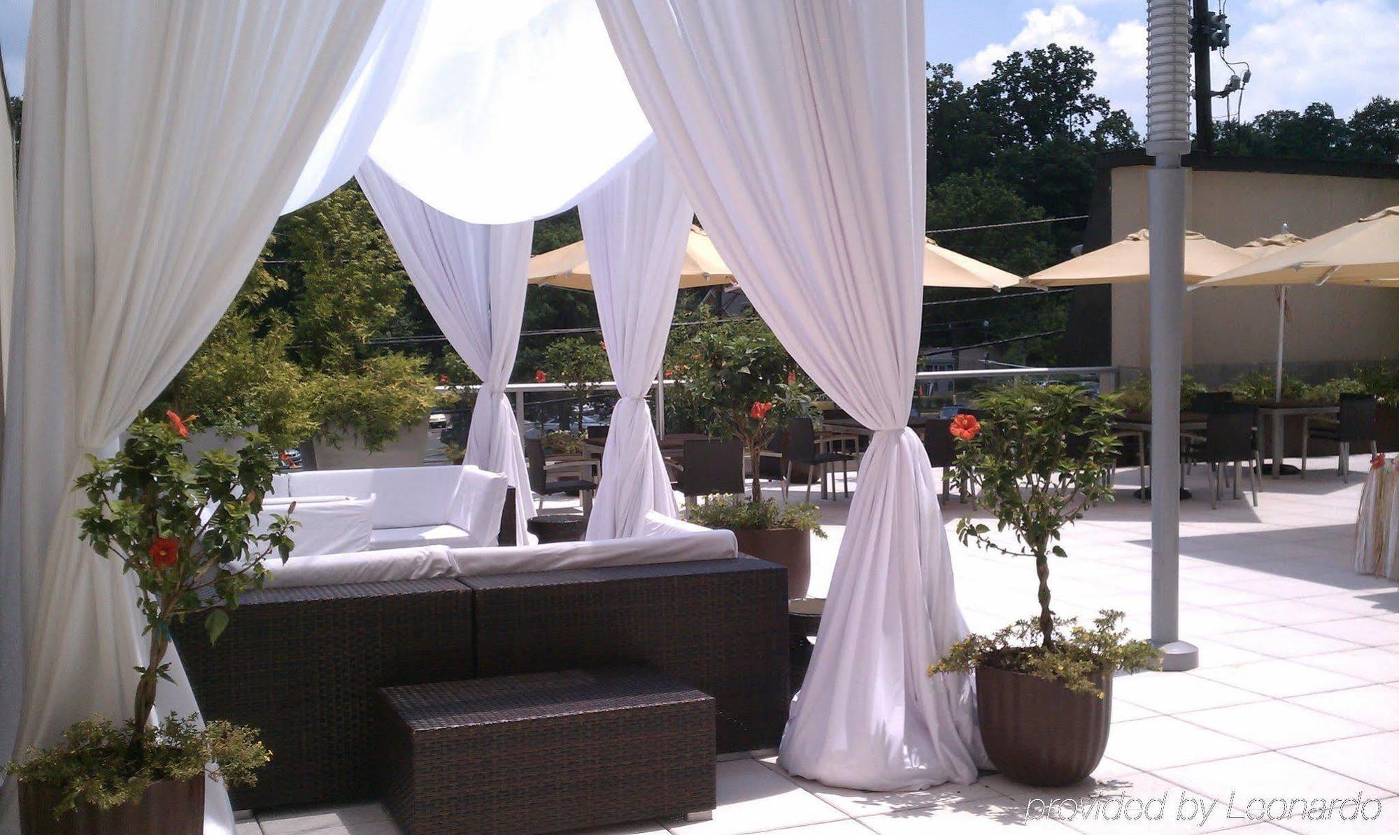 Courtyard By Marriott Bethesda Chevy Chase Hotel Exterior photo