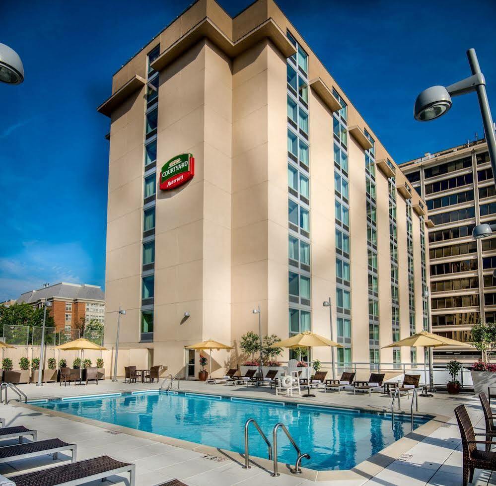 Courtyard By Marriott Bethesda Chevy Chase Hotel Exterior photo